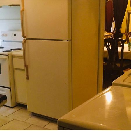 2 Bedroom Sleeps 6 Spacious Luxury Apartment 79 Montgomery Luaran gambar