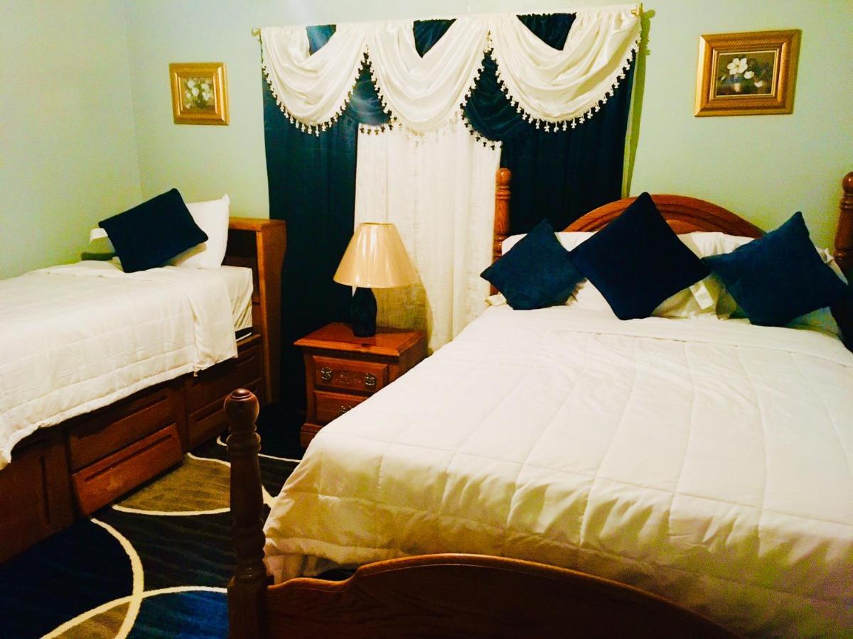 2 Bedroom Sleeps 6 Spacious Luxury Apartment 79 Montgomery Luaran gambar